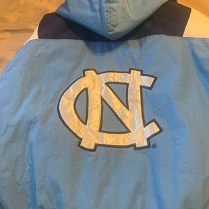 Carolina Tarheels pull over jacket